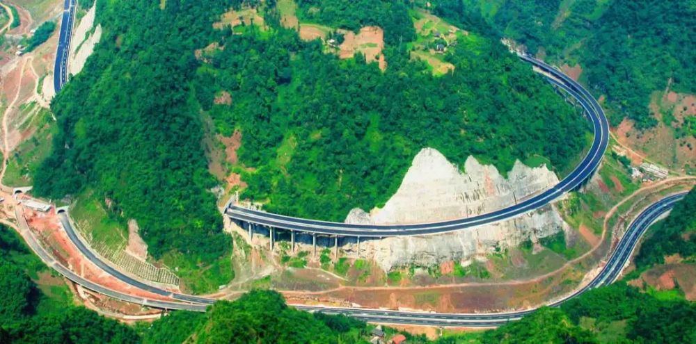 這條云南最美公路，適合自駕，現(xiàn)在還免費