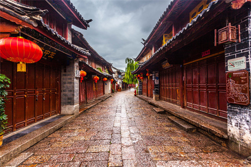 從麗江出發(fā)，沿著高速旅行，去看陽春三月最美的春天！